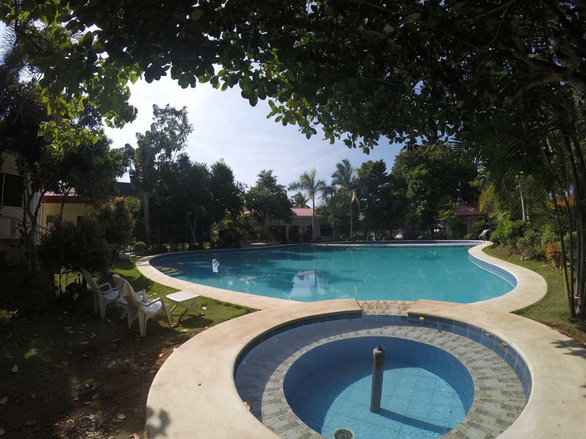 Отель Reddoorz Premium @ Napaling Point Tangnan Экстерьер фото