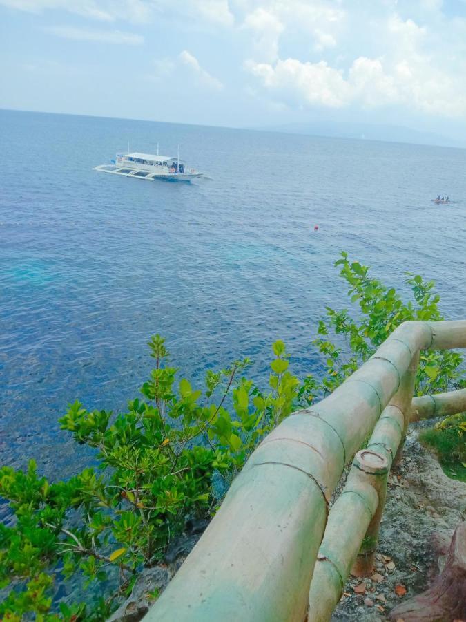 Отель Reddoorz Premium @ Napaling Point Tangnan Экстерьер фото